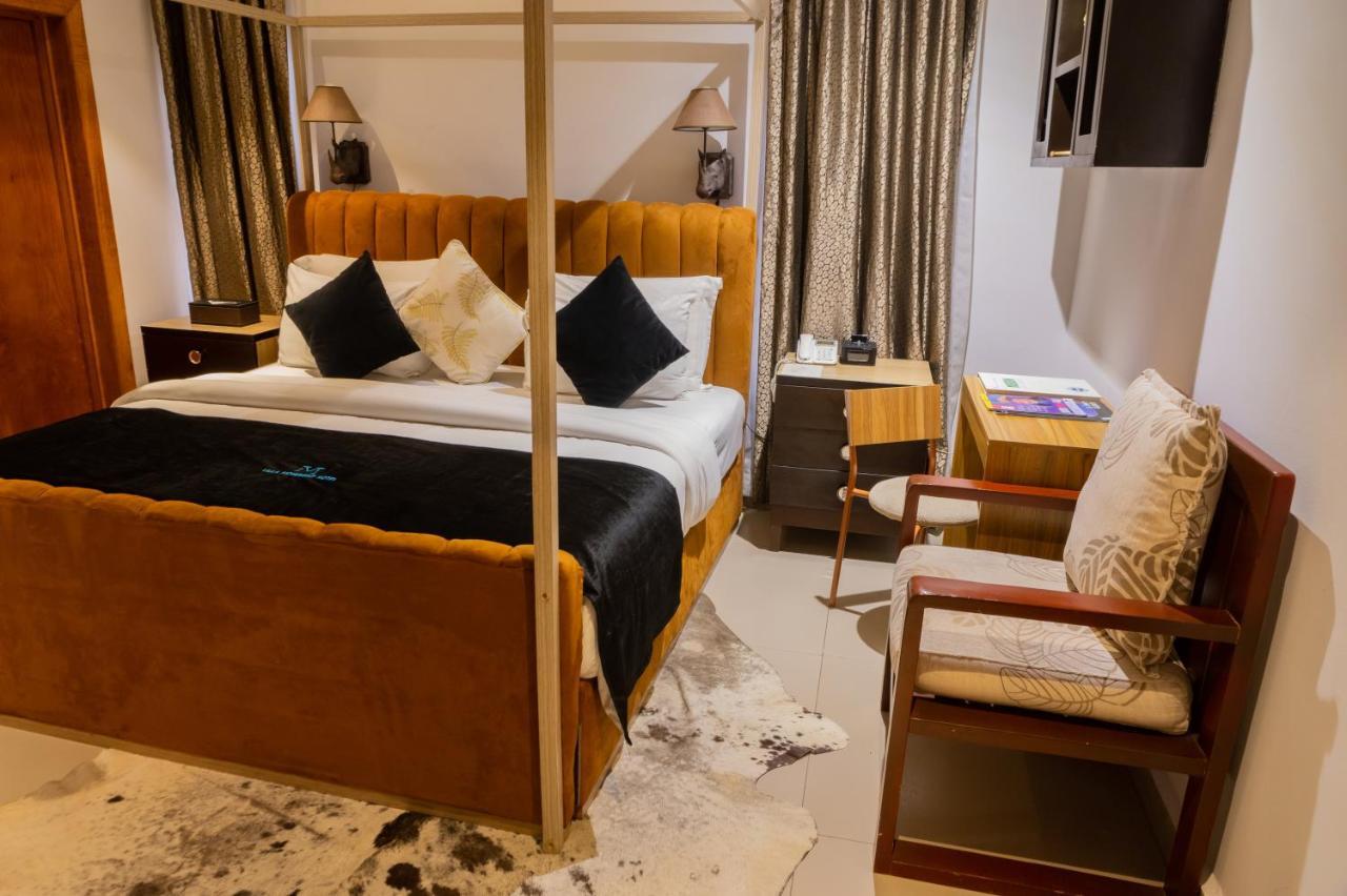 Villa Monument Hotel Aliayabiagba エクステリア 写真